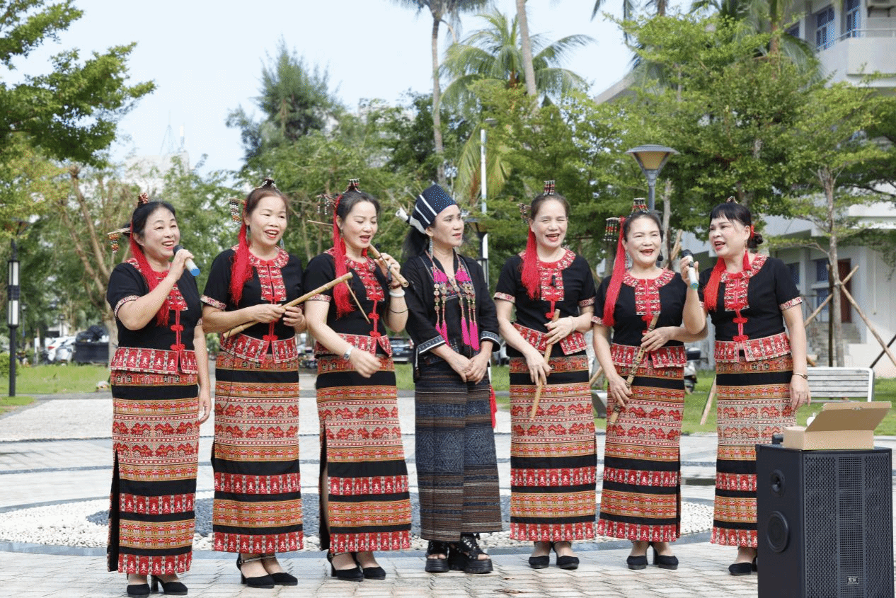 黎族非遗进校园：让古老文化在青春课堂绽放新声