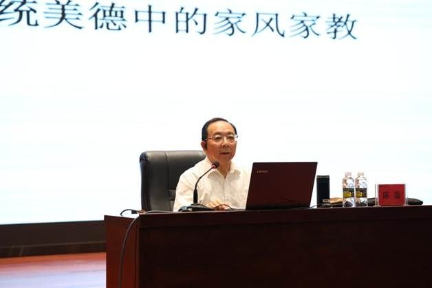 8251448a3c51c584120dbe365465c3c